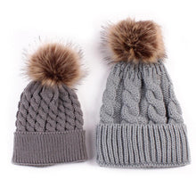 Load image into Gallery viewer, Mom And Baby Knitted Beanie Set